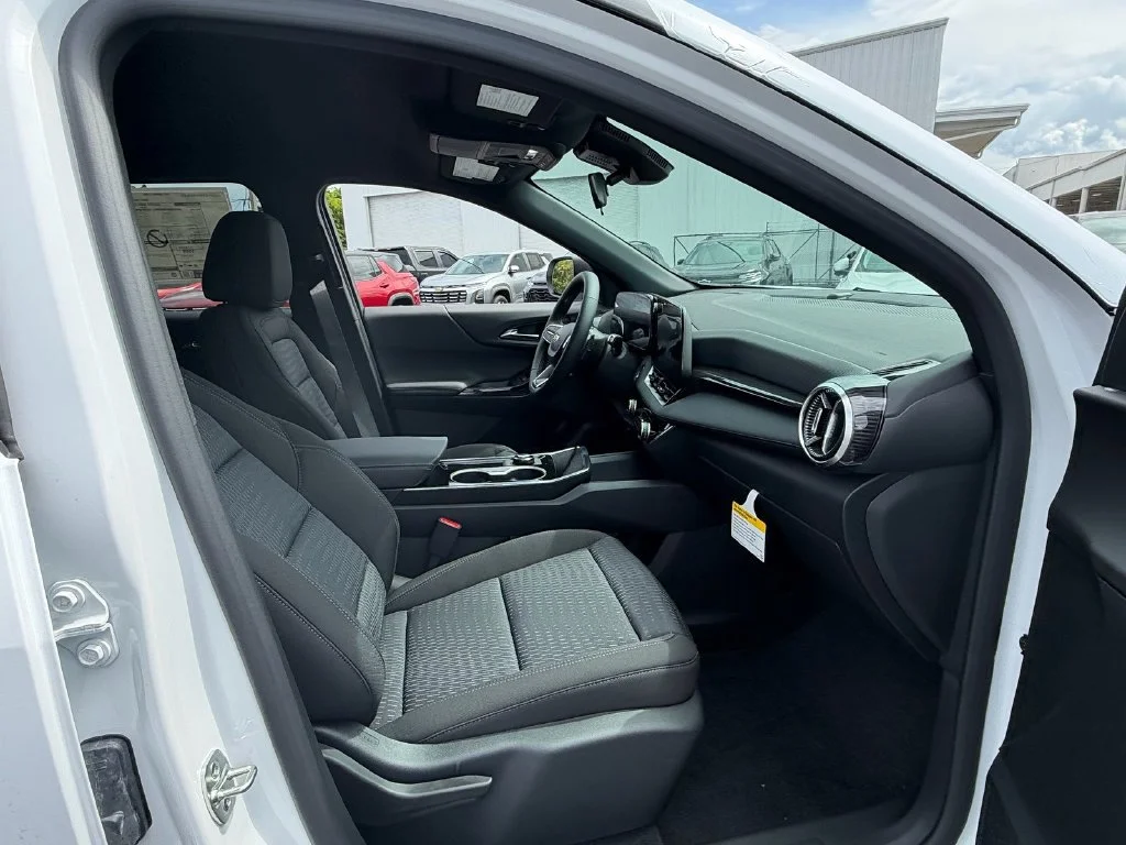 2027 Chevrolet Equinox LT - Photo 14