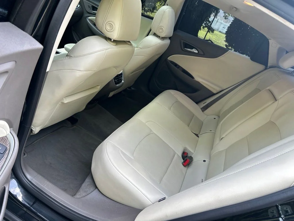 Used 2020 Black Chevrolet Premier image 27