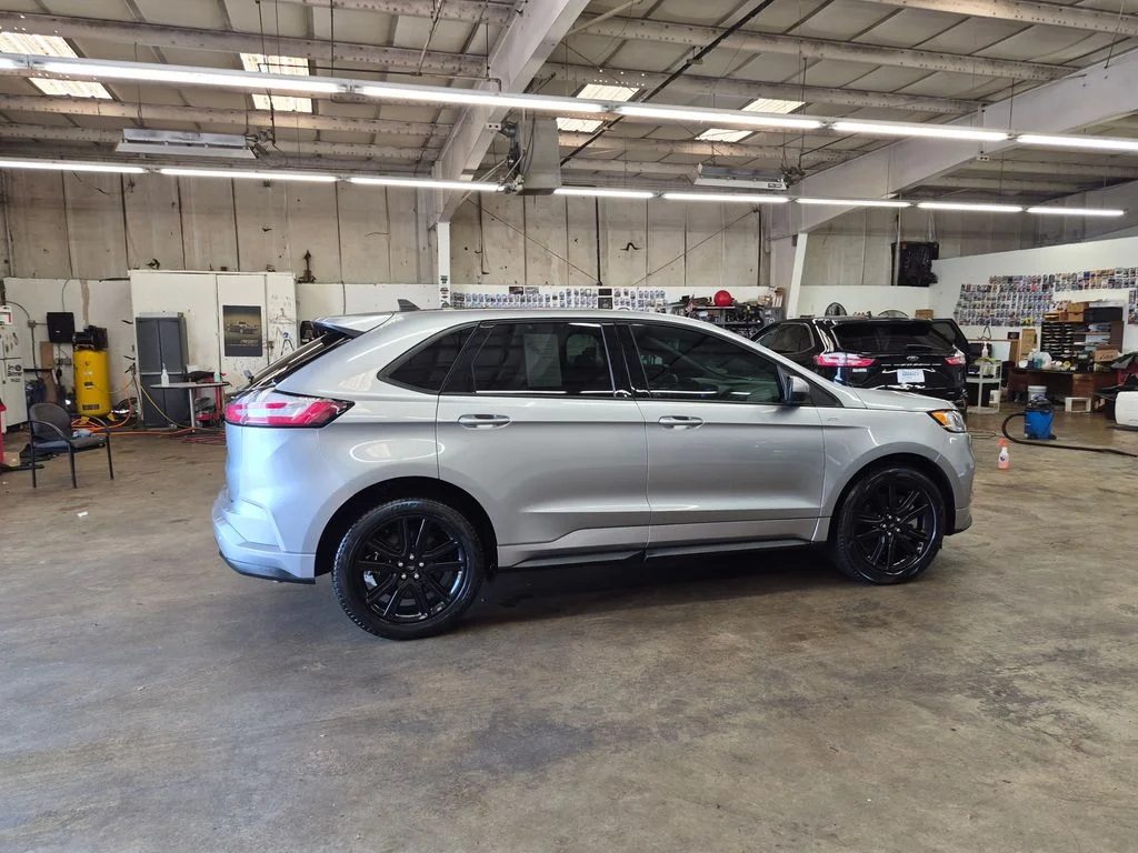 Certified Used 2024 Silver Metallic Ford ST Line image 4