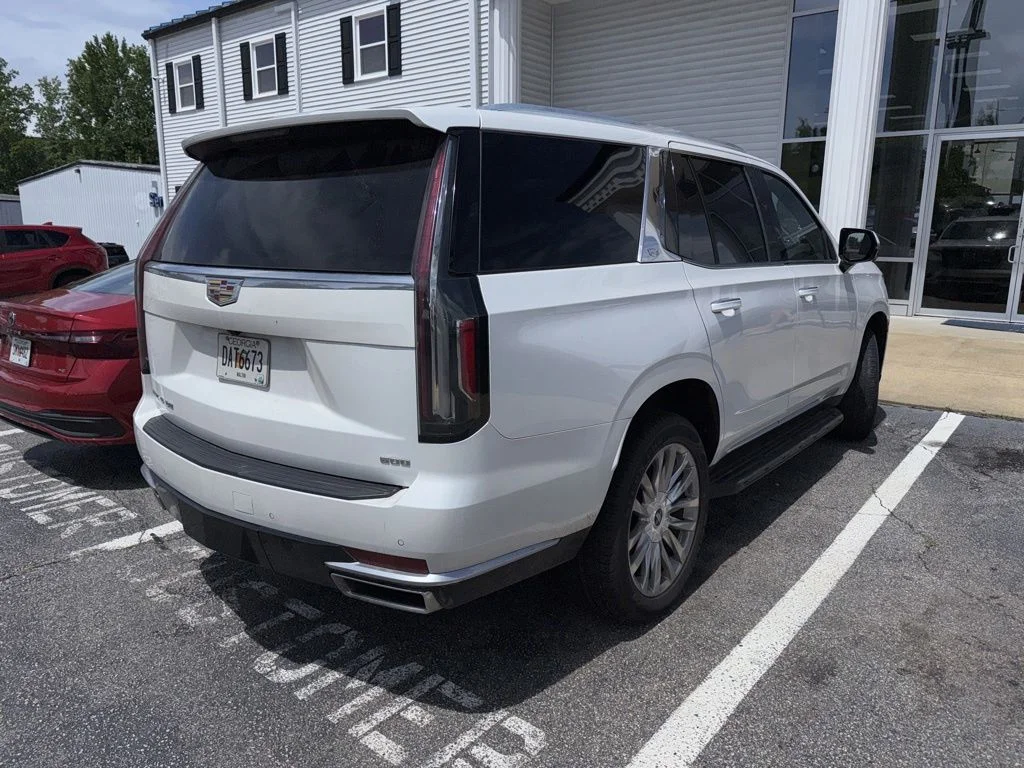 Used 2022 White Cadillac Luxury image 4