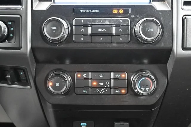 Used 2020 White Ford XL image 17