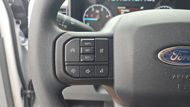 New 2026 Oxford White Ford XL 4WD image 27