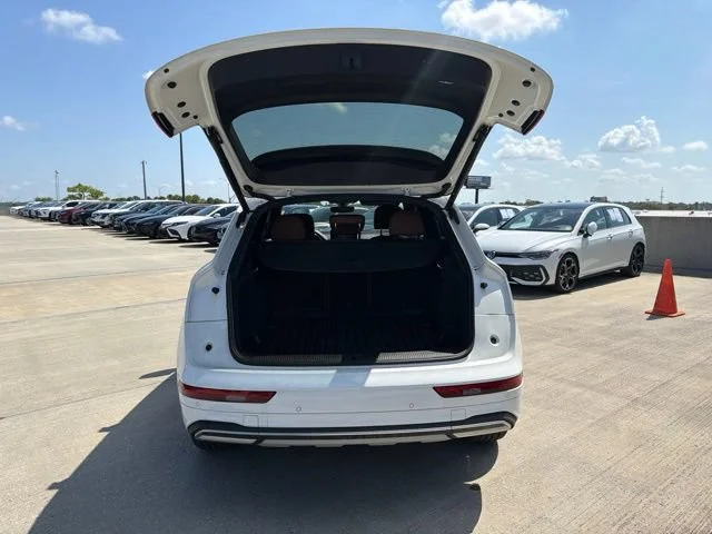 Used 2023 Ibis White Audi Premium image 9
