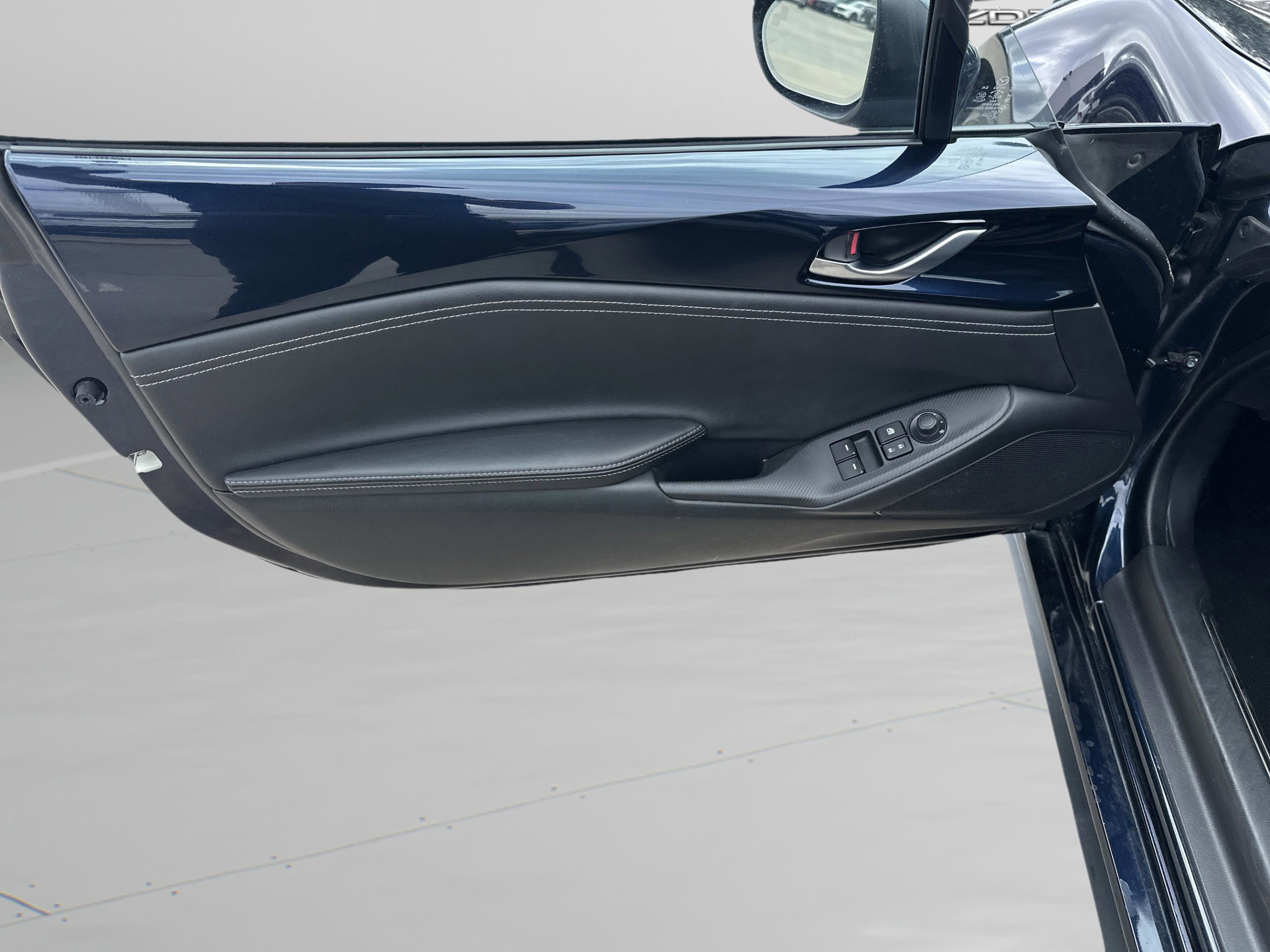 Used 2025 Deep Crystal Blue Mica Mazda Grand Touring image 9