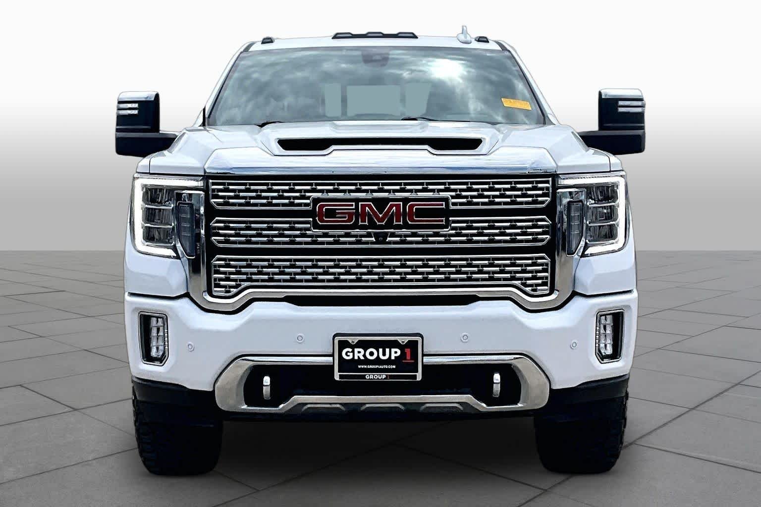 Used 2022 Summit White GMC Denali image 4
