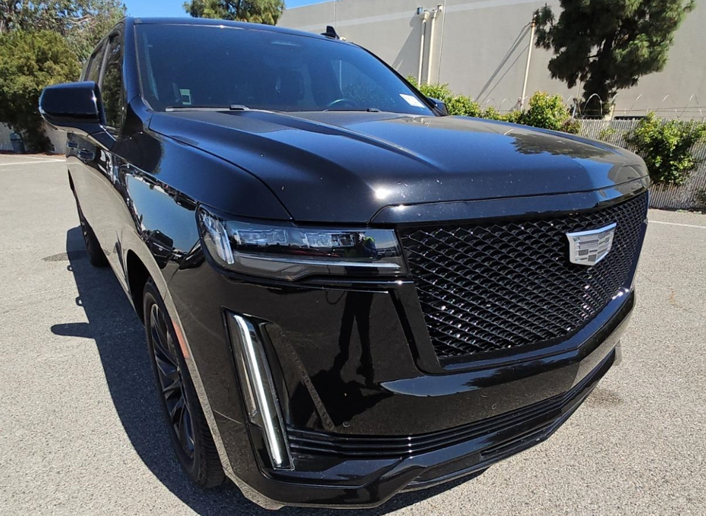Used 2023 Black Cadillac Sport Platinum image 2