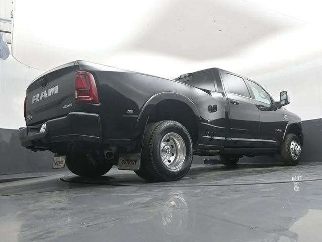 New 2026 Diamond Black Crystal Pearl-Coat Exterior Paint RAM Limited image 41