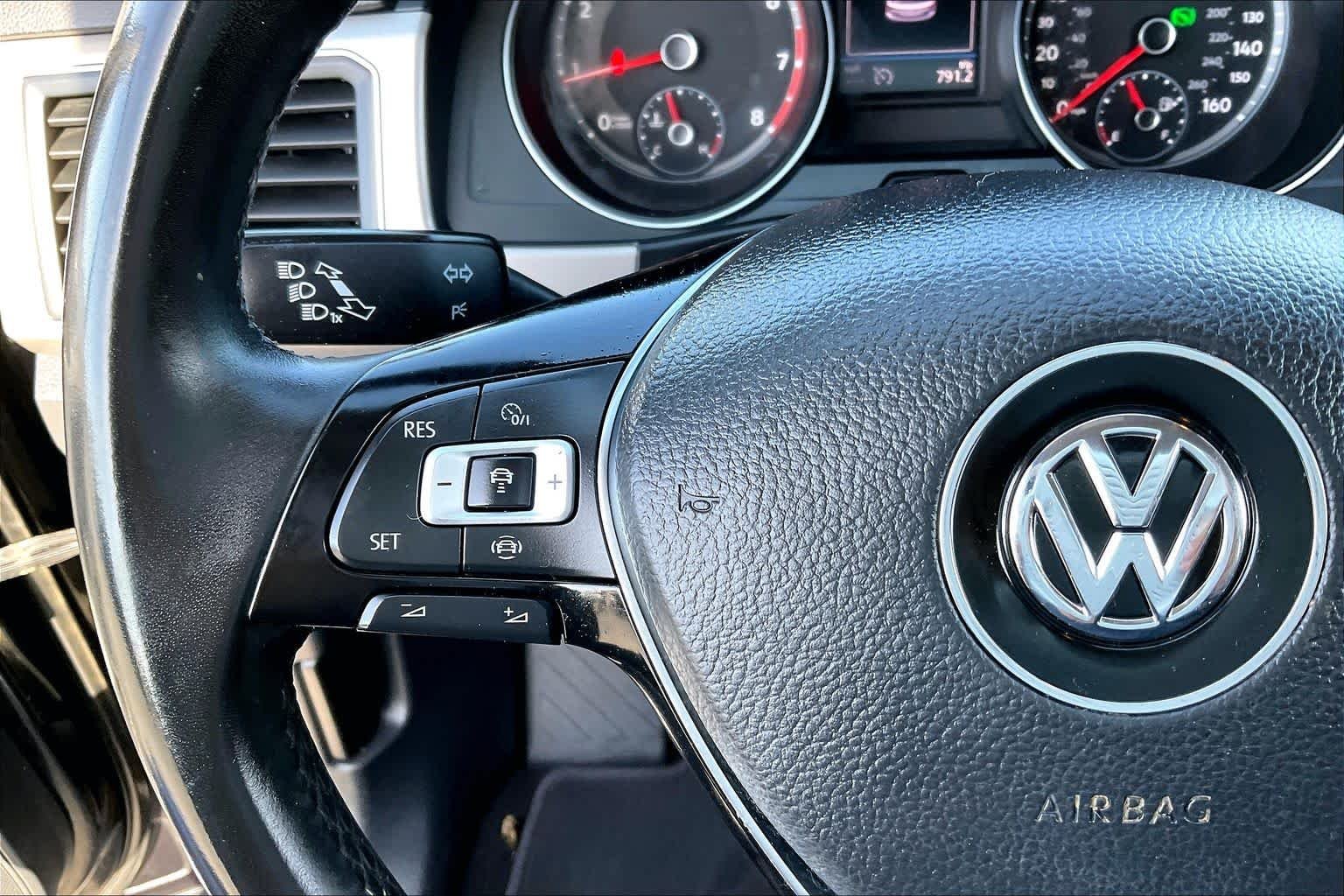 Used 2019  Volkswagen 3.6L V6 SE w/Technology image 20