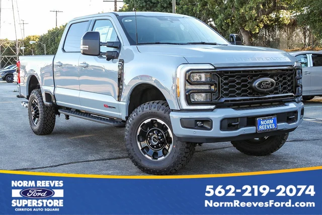 2026 Ford Super Duty F-350® Lariat®