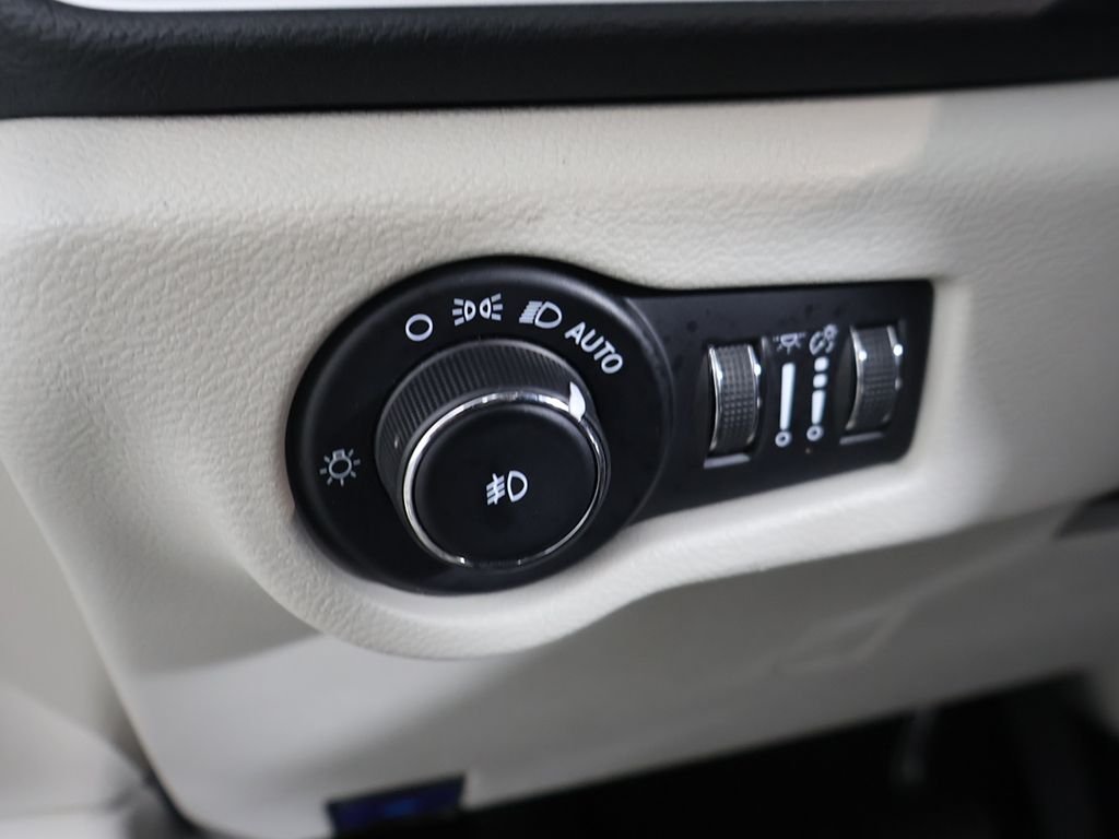 Used 2023 Gray Chrysler Touring L image 37