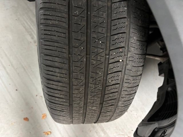 Used 2022 Black BMW sDrive40i image 30