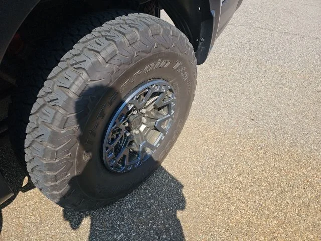 Used 2025 Green Ford Raptor image 11