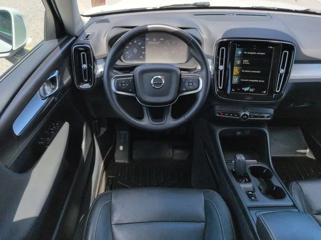Used 2021 White Volvo Momentum image 16