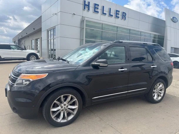 Used 2015 Tuxedo Black Metallic Ford Limited image 3