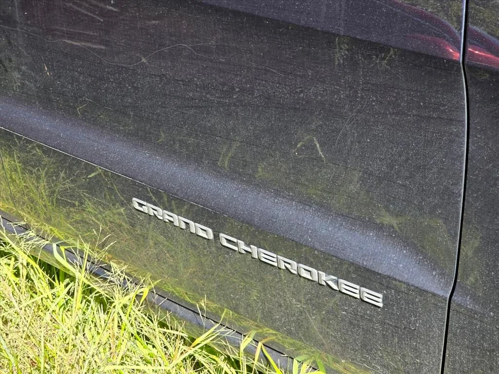 Used 2016 Black Jeep Overland image 16