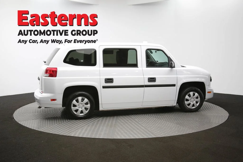 Used 2014 White VPG Taxi image 39
