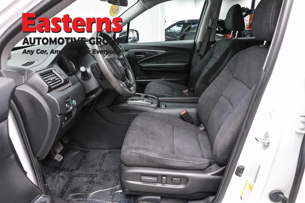 Used 2021 White Honda EX image 15