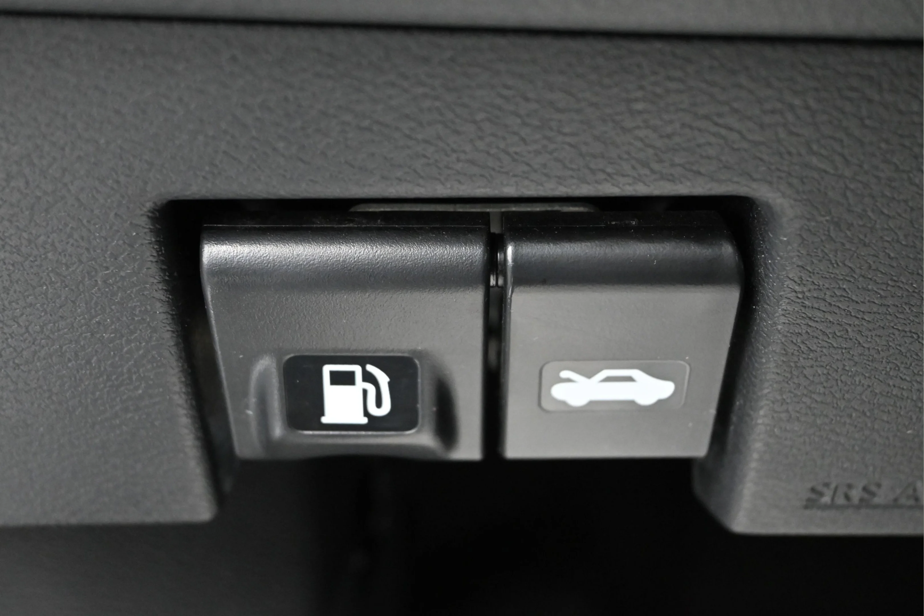 Used 2025 Brilliant Silver Metallic Nissan SV image 16