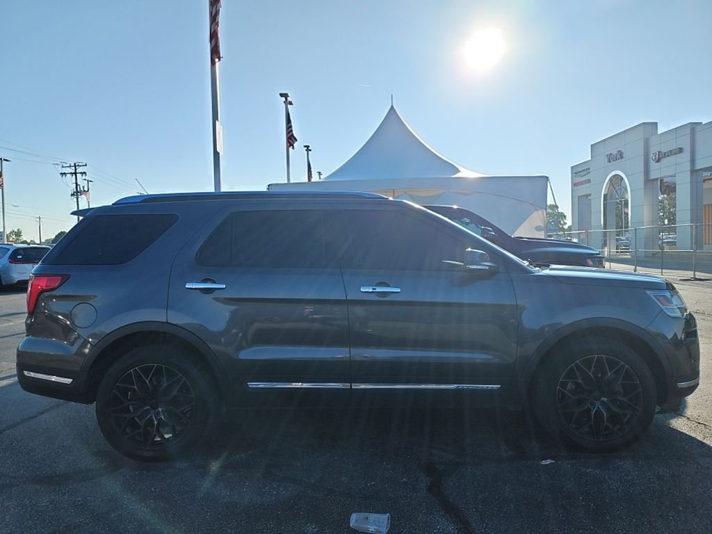 Used 2019 Gray Ford Limited image 6
