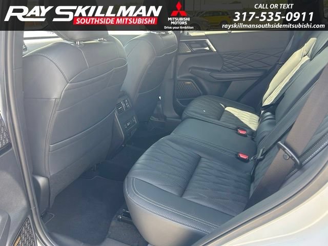 New 2026 White Diamond/Black Roof Mitsubishi Black Edition image 11