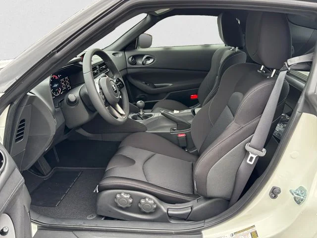 New 2027 White Nissan Sport image 10