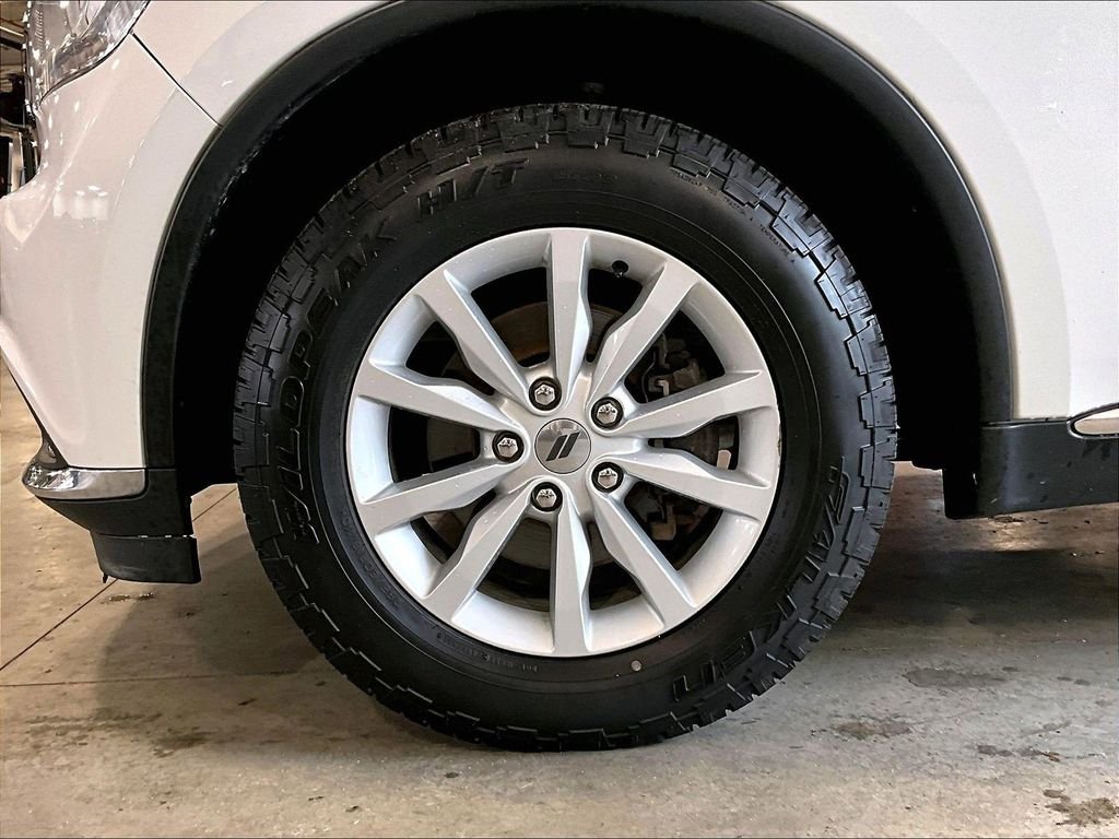 Used 2020 White Dodge SXT Plus image 7