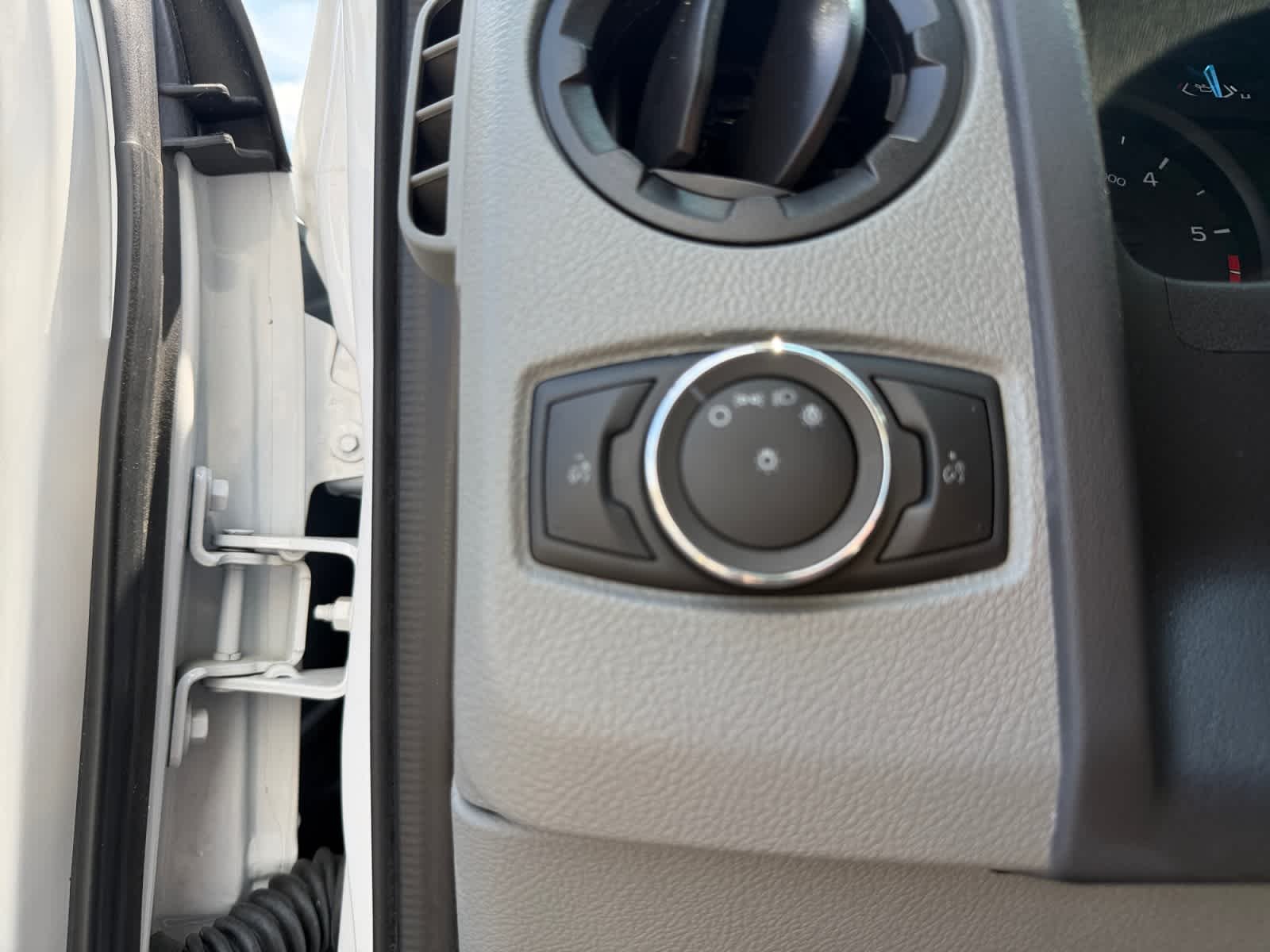 Used 2023 Oxford White Ford  image 33