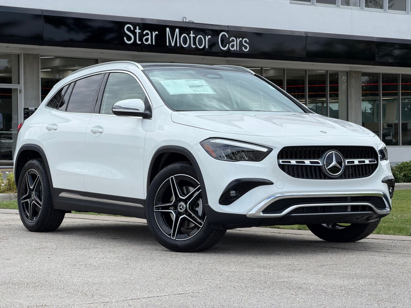 New 2026 Polar White Mercedes-Benz GLA 250 image 1