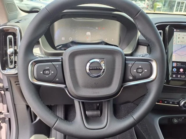 2026 Volvo XC40 Plus - Photo 16