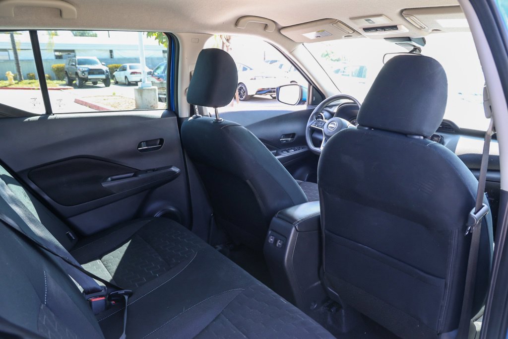 Used 2024 Blue Nissan SV image 17