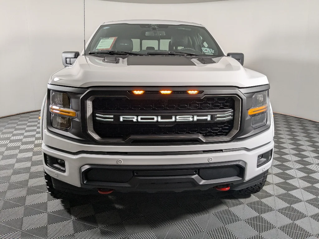 New 2026 OXFORD WHITE Ford XLT image 3
