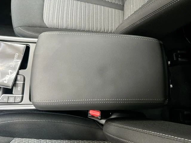 New 2026 Glacial White Pearl Kia LX image 22