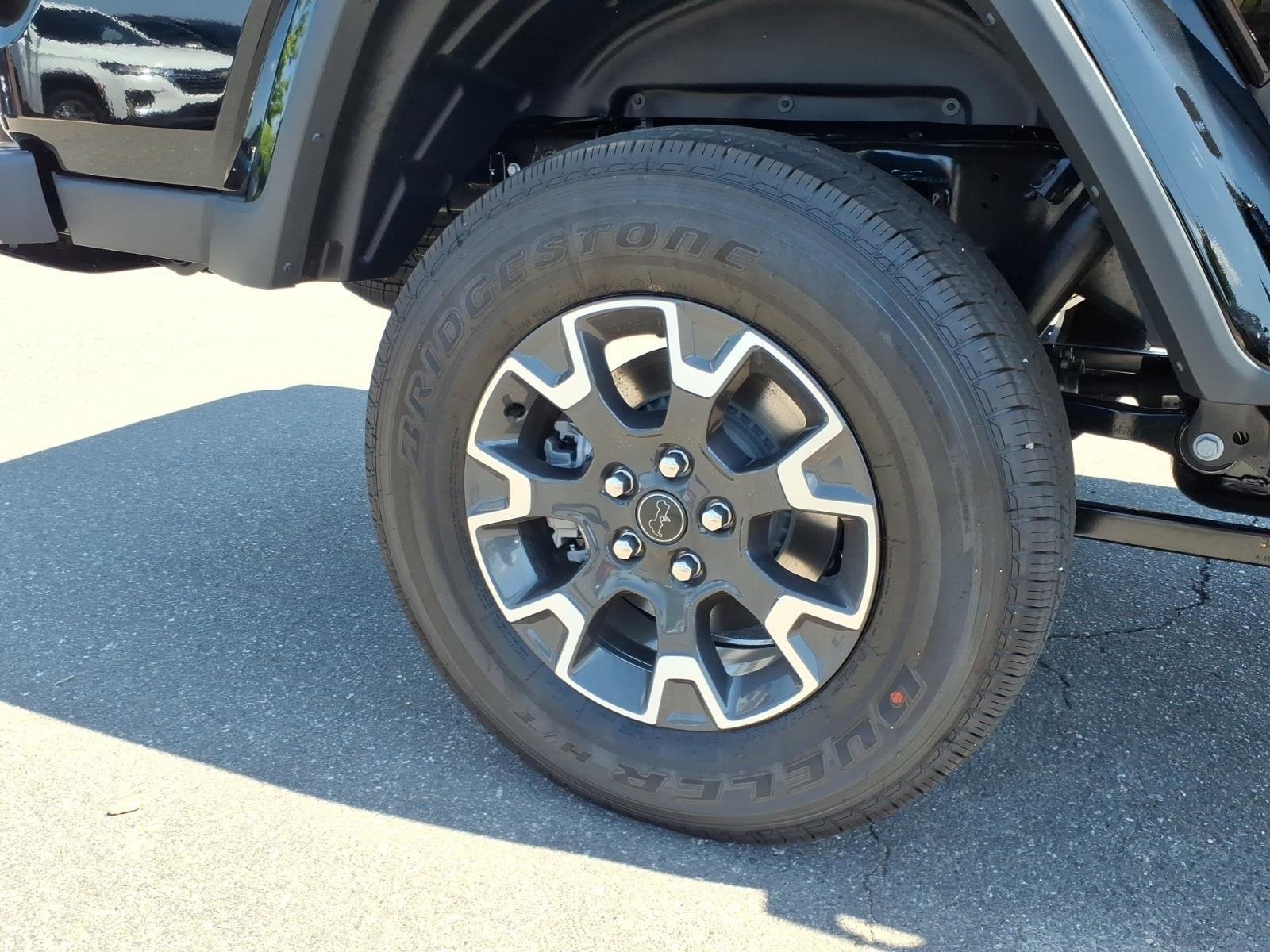 New 2026 Black Clear-Coat Exterior Paint Jeep Sahara image 11