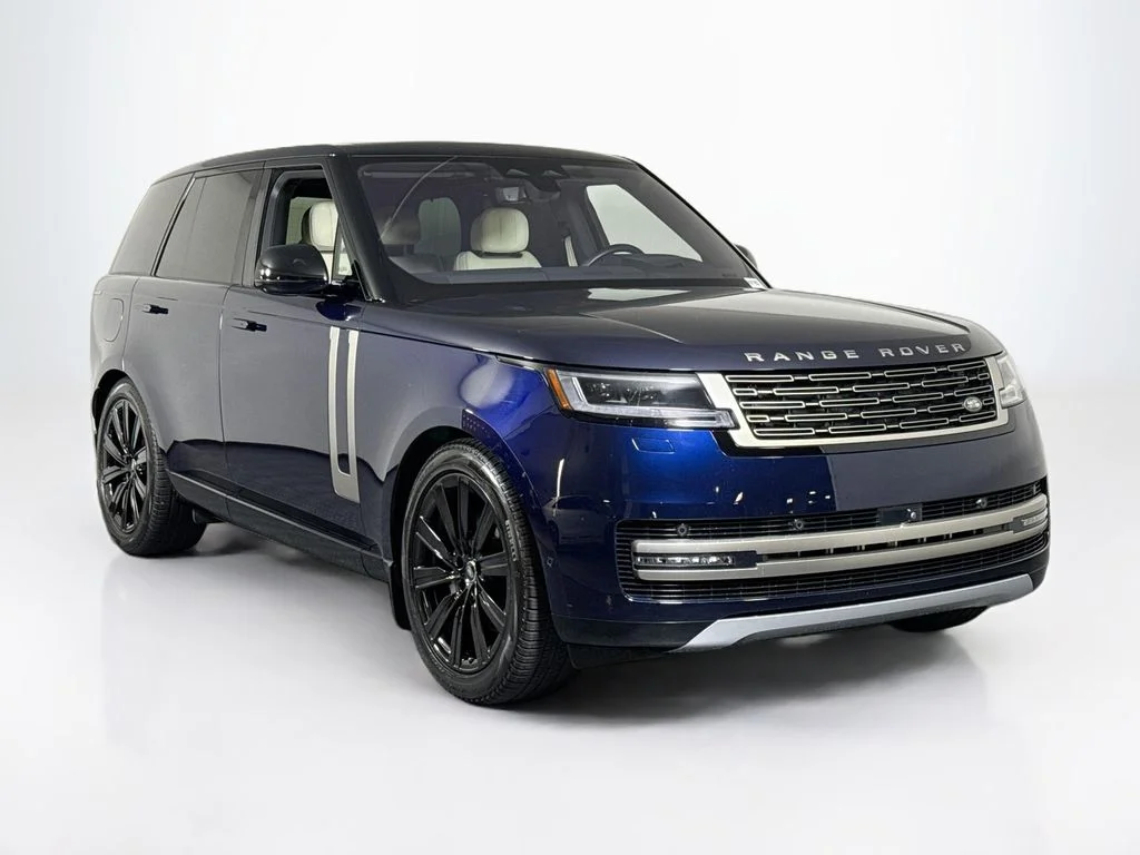 Used 2023 Blue Land Rover SE image 7