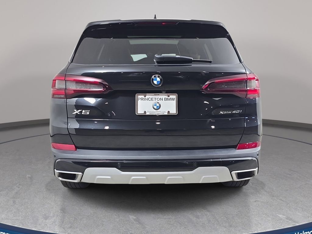 Used 2022 Black Sapphire Metallic BMW xDrive40i image 7