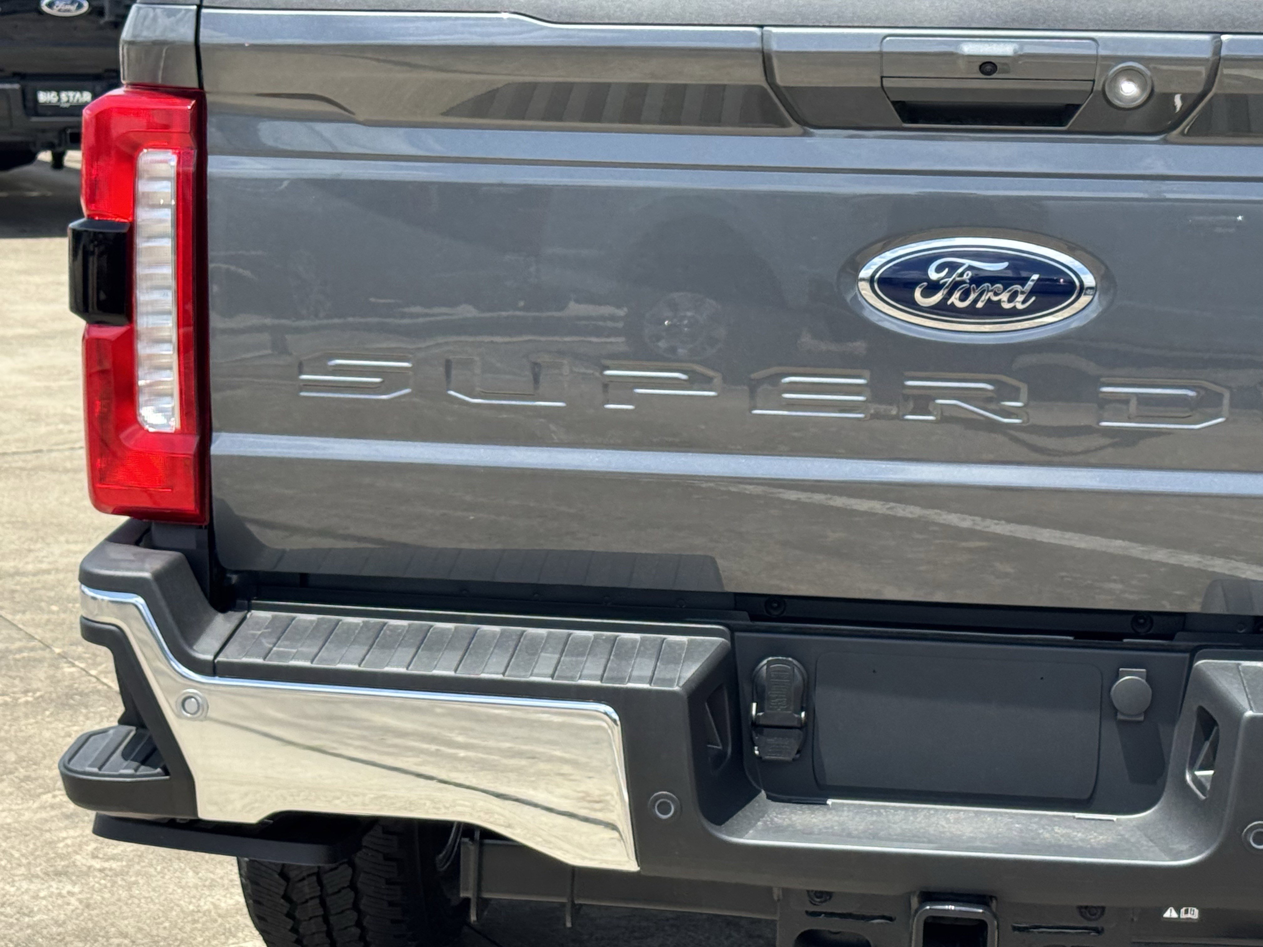 New 2026 Carbonized Gray Metallic Ford LARIAT image 10