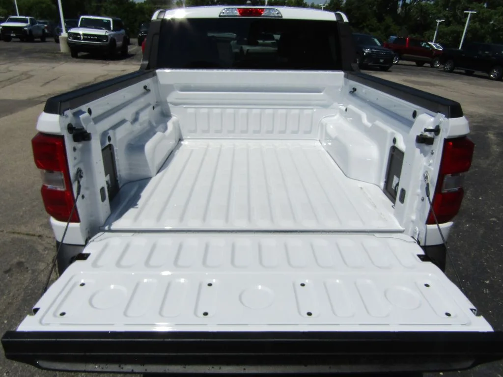 New 2026 Oxford White Ford XL image 8