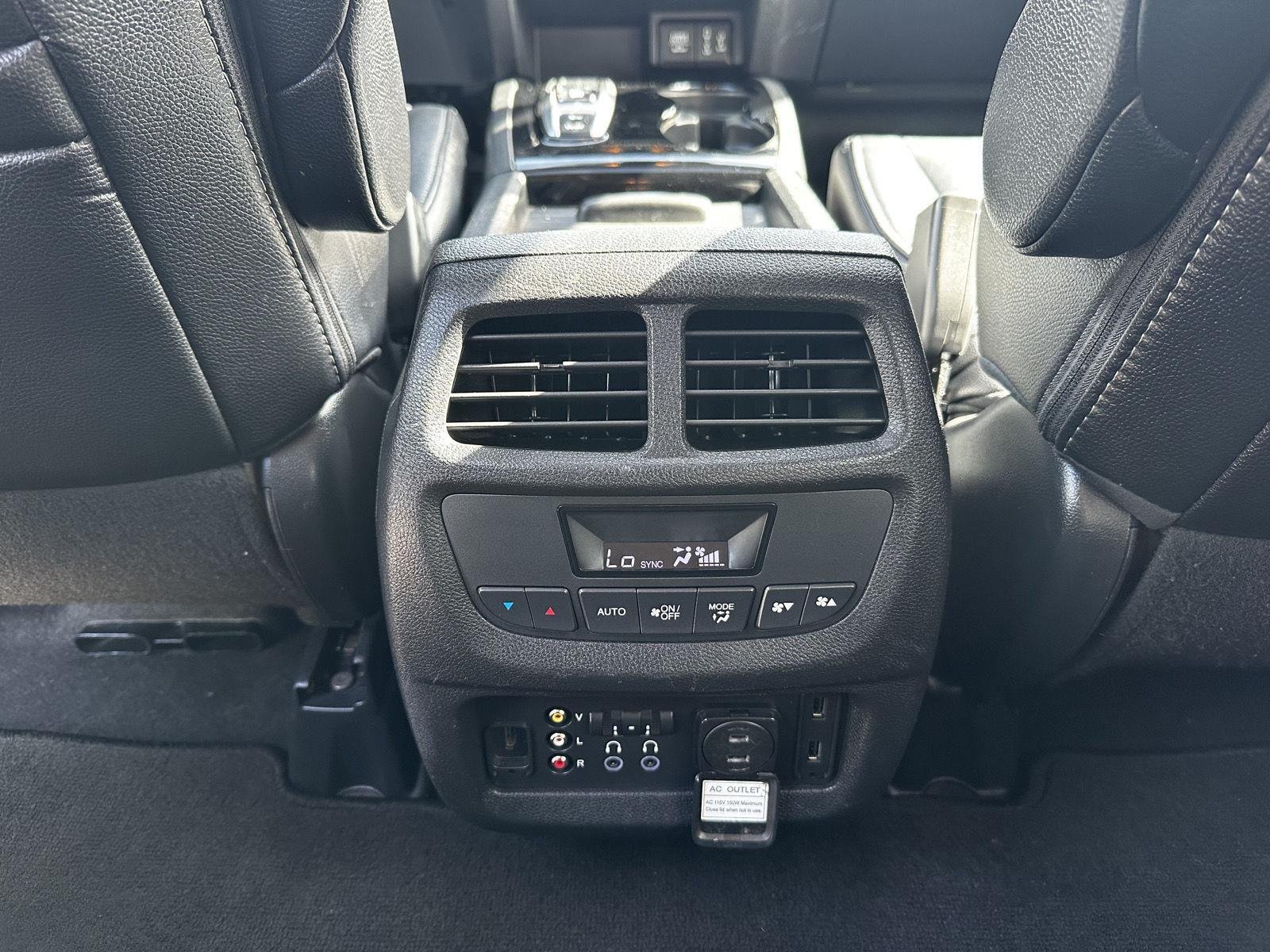 Used 2017 Crystal Black Pearl Honda Touring image 30