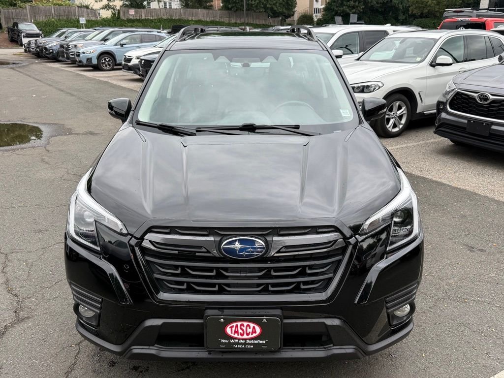 Used 2023 Crystal Black Silica Subaru Limited image 2