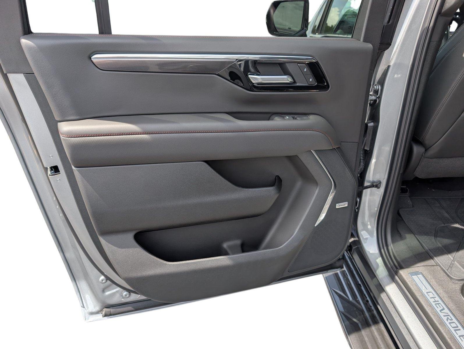 2026 Chevrolet Suburban RST - Photo 34