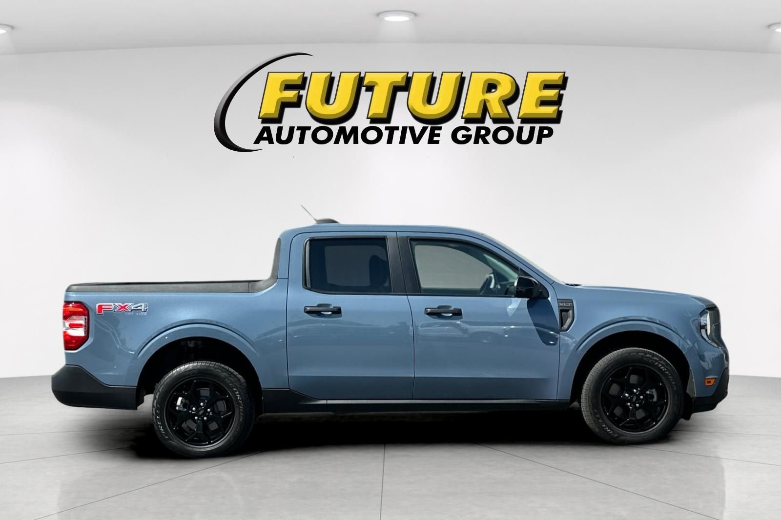 Used 2025 Gray Ford XLT image 2