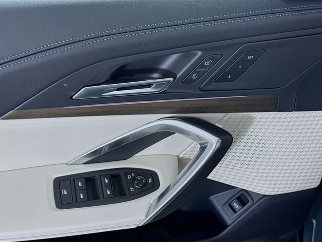 New 2026 Green Metallic BMW xDrive28i image 17