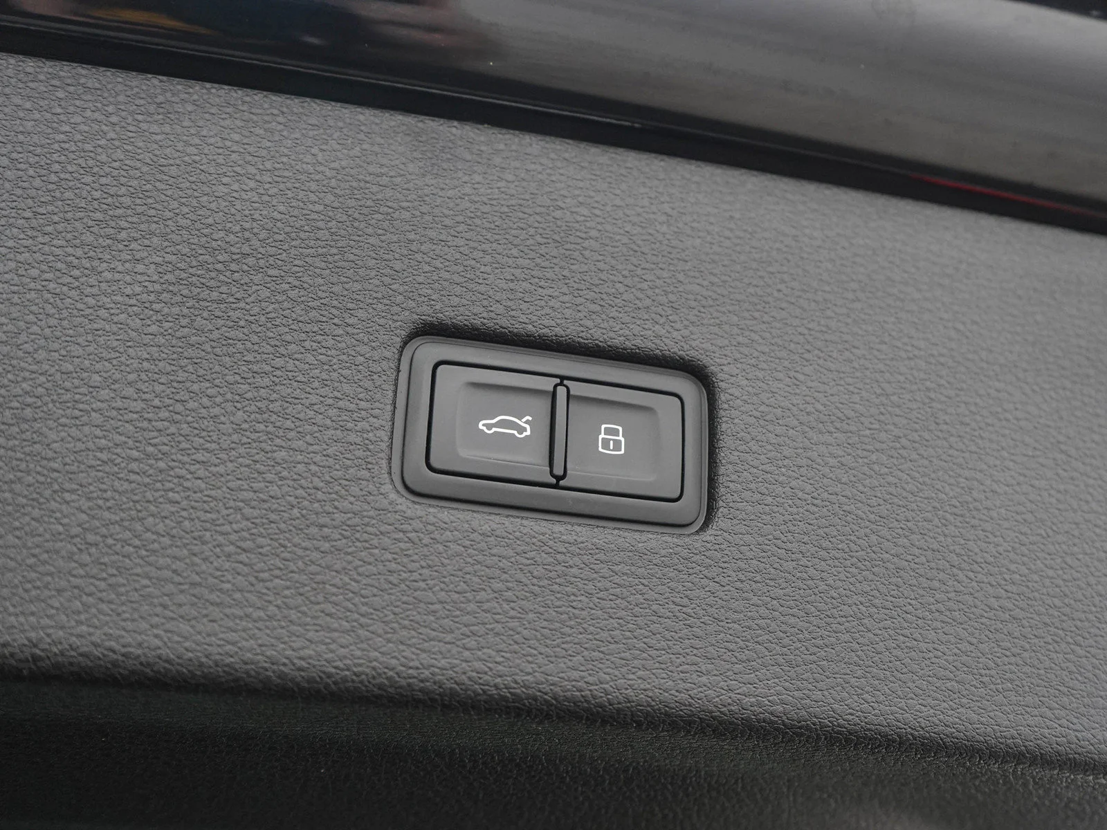 Used 2021 Night Black Audi 4.0T image 12
