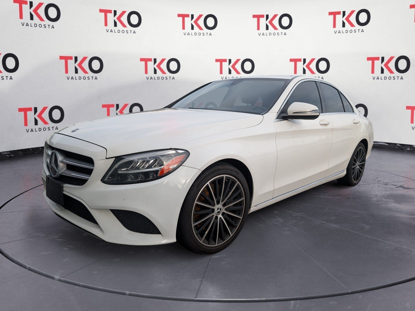 Used 2019 OFF WHITE Mercedes-Benz C 300 image 5