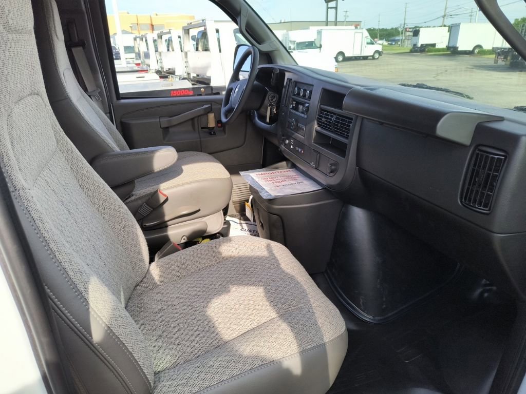 2025 Chevrolet Express Cargo Work Van - Photo 20