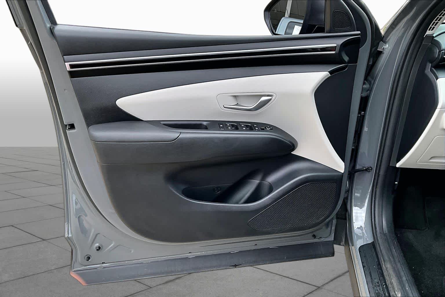 Used 2024 Hampton Gray Hyundai SEL image 23