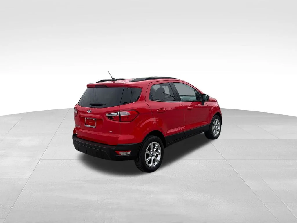 Used 2021 Red Ford SE image 6