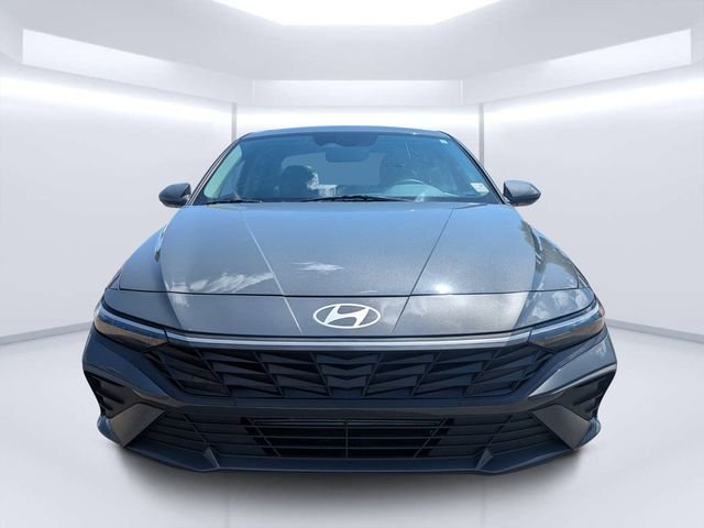 Used 2024 Gray Hyundai SEL image 8