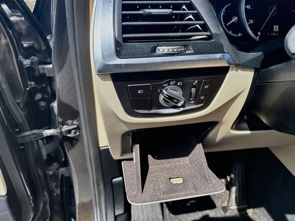 Used 2019 Green BMW sDrive30i image 39