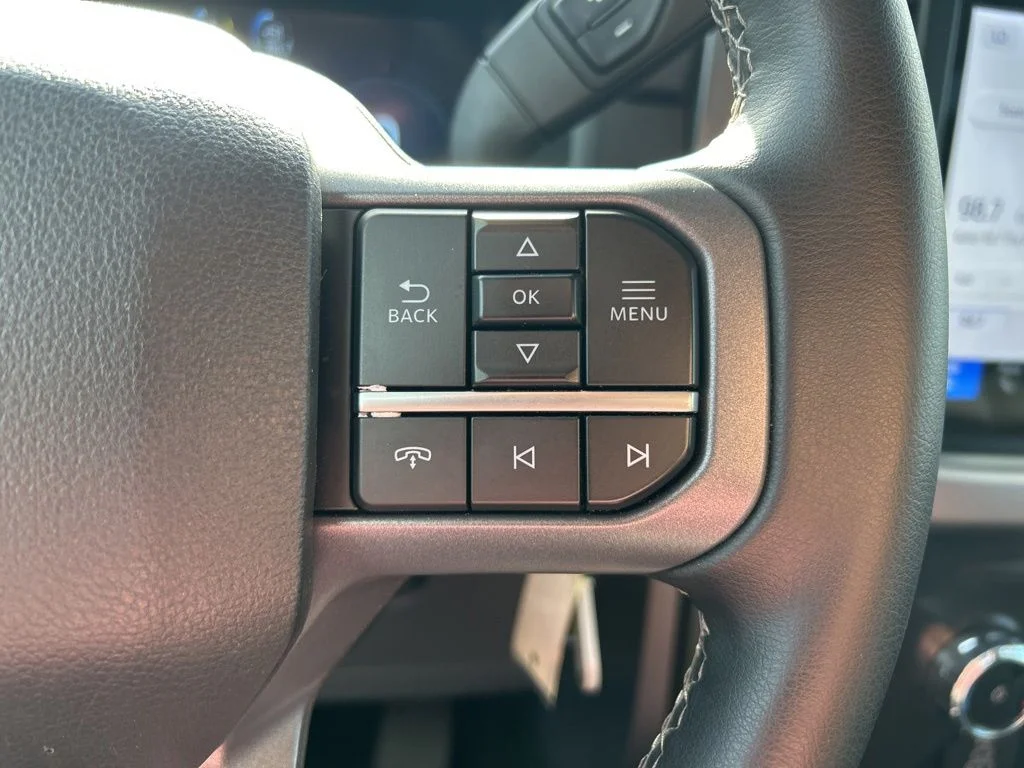 Used 2025 Black Ford XLT image 27